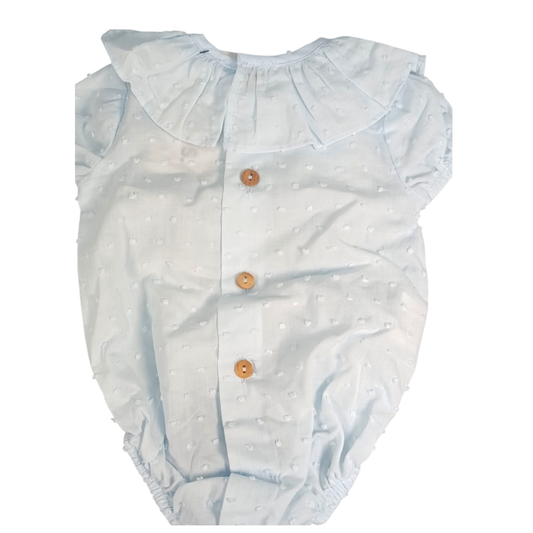 Pelele de Bebé en Algodón Plumeti Azul Celeste con Cuello de Volante